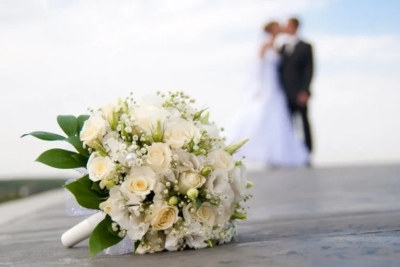 Pidi&oacute; auxilio en su casamiento