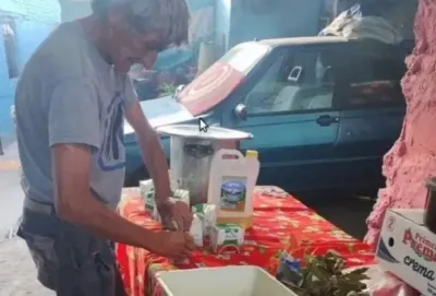 Balearon a una familia mientras tomaban mates en la puerta de la casa