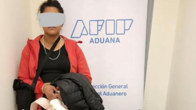 Ins&oacute;lito: Una mujer traficaba coca&iacute;na impregnada en la ropa