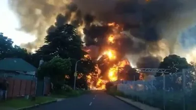 Nueve muertos en la explosi&oacute;n de un cami&oacute;n cisterna en Sud&aacute;frica