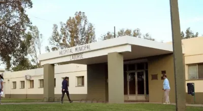 Tragedia y sopresa: Se tropez&oacute;, cay&oacute; sobre vidrios rotos y muri&oacute;