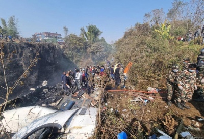Un avi&oacute;n con 72 personas a bordo, se estrell&oacute; en Nepal: hay al menos 68 muertos