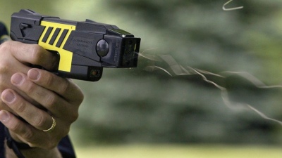 Pistolas Taser en CABA: en dos meses se empezar&aacute;n a utilizar