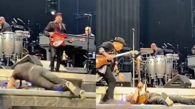 Ca&iacute;da de Bruce Springsteen durante un concierto en &Aacute;msterdam