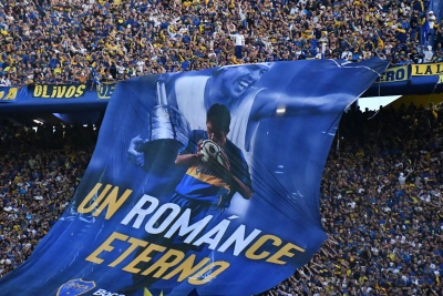 Tremenda sanci&oacute;n al hincha que entr&oacute; al campo de juego en la despedida de Riquelme