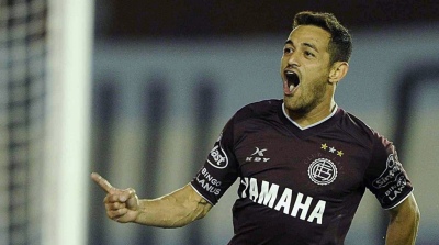 Lautaro Acosta no est&aacute; citado para el pr&oacute;ximo partido de Lan&uacute;s