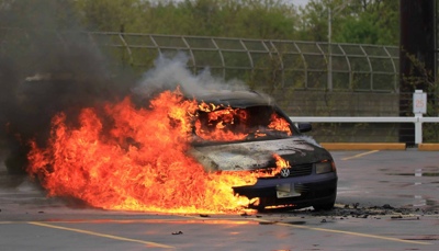 &iquest;Qu&eacute; hacer si se te prende fuego el auto?