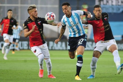 Racing le gan&oacute; 4-0 a Col&oacute;n