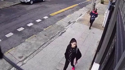 Video: un polic&iacute;a bale&oacute; a un hombre que intentaba matar a su ex pareja