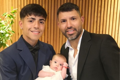El Kun Ag&uuml;ero enternece las redes junto a sus hijos