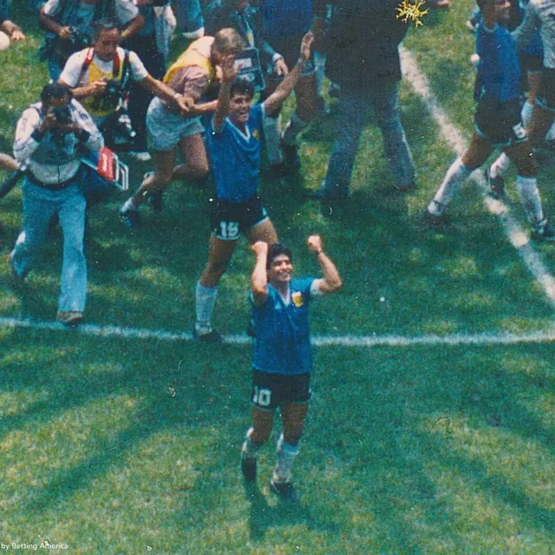 Las fotos inéditas del gol del Diego en el 86