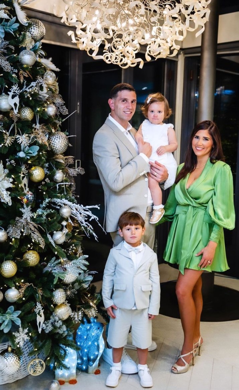 Dibu Martinez celebró junto a su familia y fue furor