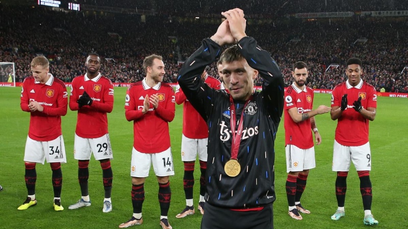 Hermoso homenaje de Manchester United para Lisandro Martínez