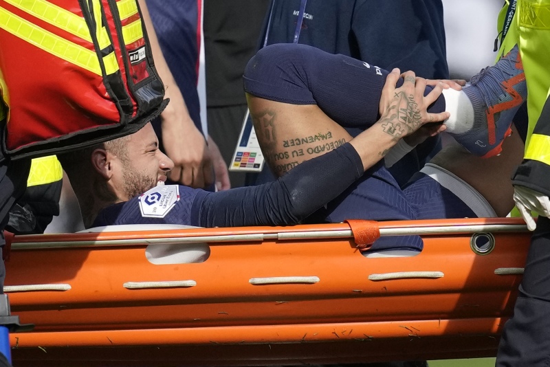 Neymar fue operado de su lesión ¿Cuándo vuelve a jugar?