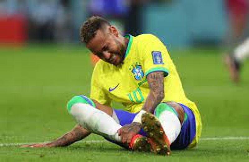 Neymar fue operado de su lesión ¿Cuándo vuelve a jugar?