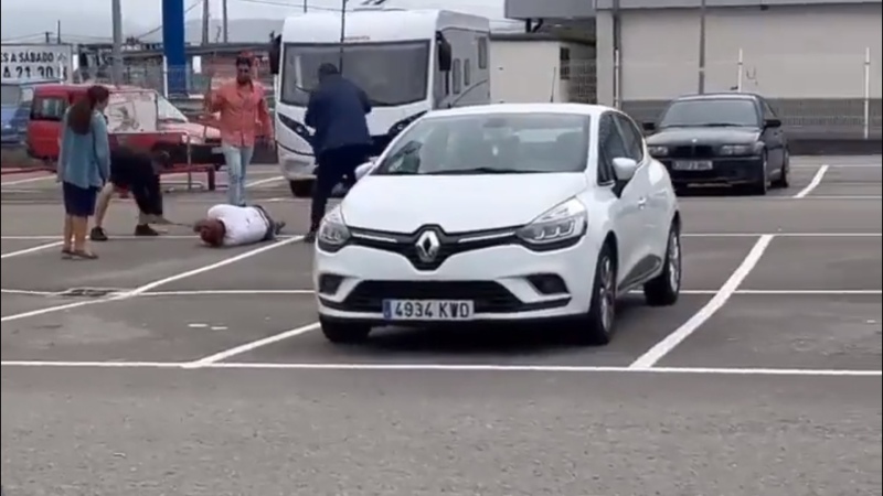 España: Brutal paliza a un hombre con barras de hierro