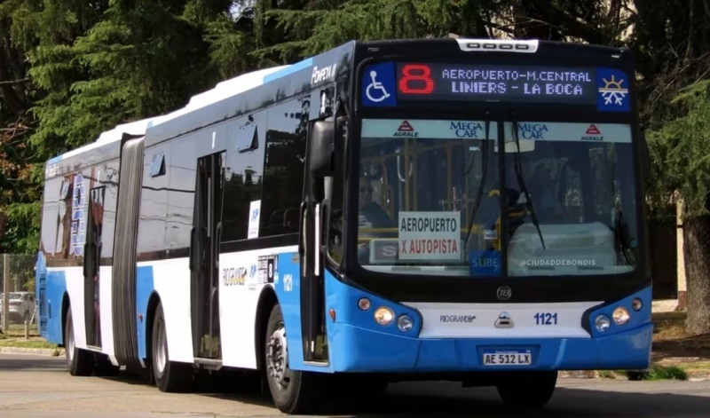 Una línea de colectivos conectará Ezeiza y Aeroparque: te contamos todos los detalles