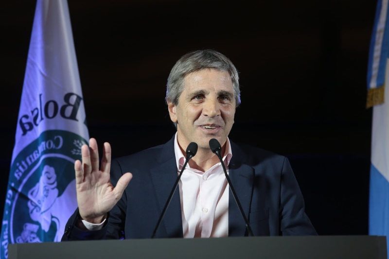 El Gobierno prohibe a municipios agregar tasas a las facturas de servicios