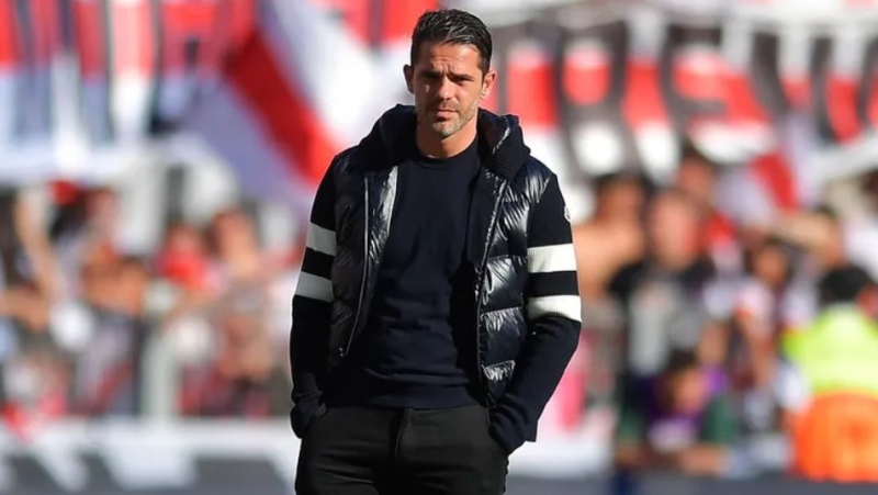 Riquelme echó a Gago de Boca y ahora busca DT